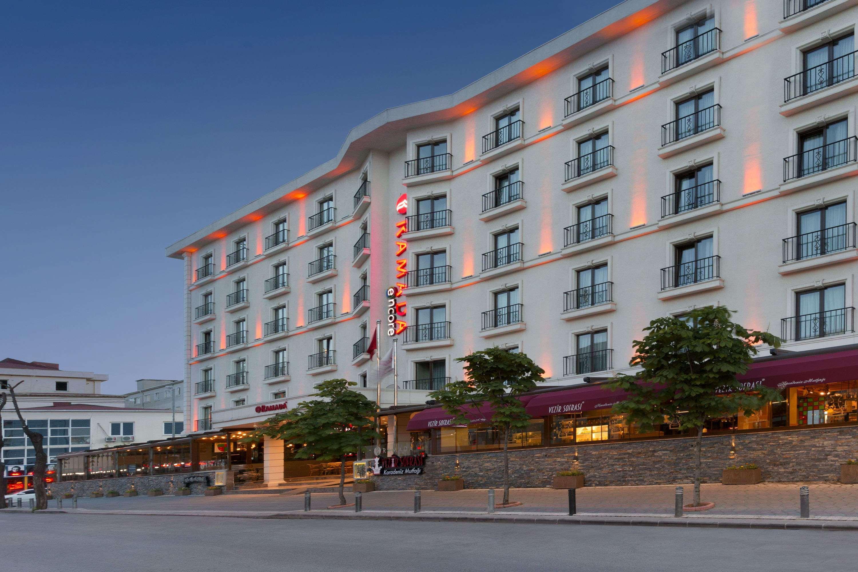 Hotel Ramada By Wyndham Istanbul Florya Exterior foto